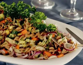 Kepekli Makarna Salatası