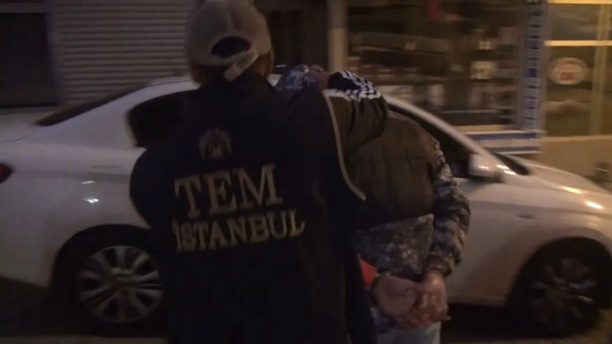 Son dakika: İstanbul’da FETÖ operasyonu: 8 gözaltı… Son dakika: İstanbul’da FETÖ operasyonu: 8 gözaltı…