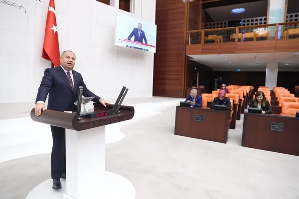 halil-ozturk-mecliste-uyardi-korkuyla-buyuyen-nesillerin-bedelini-oderiz-1766073995879.jpg
