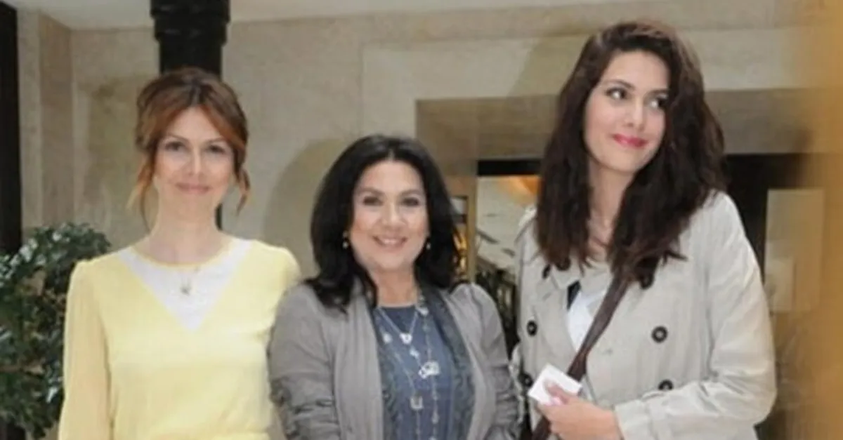 H lya Darcan K zlar Zeynep Korel Ve Berg zar Korel Aras ndaki Kavga h-lya-darcan-k-zlar-zeynep-korel-ve-berg-zar-korel-aras-ndaki-kavga