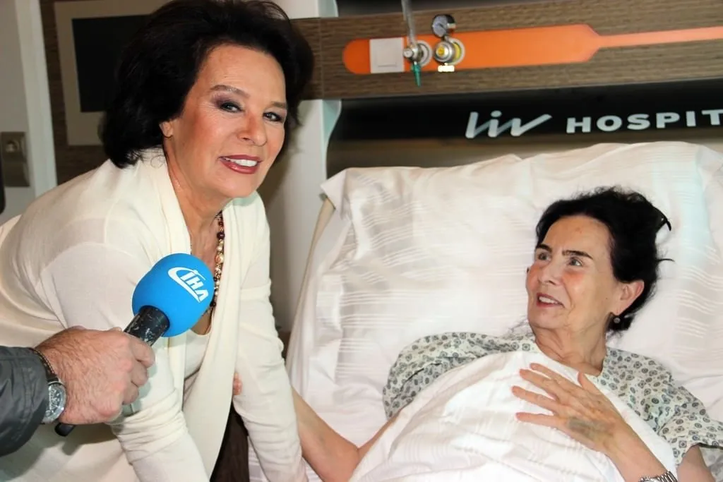 Fatma Girik hastaneye kaldırıldı FotoHaber Magazin
