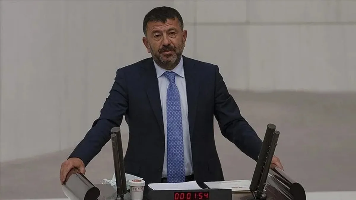İzmir’deki yolsuzluk soruşturmasında Veli Ağbaba’nın ağabeyi Hür Ağbaba gözaltına alındı İzmir’deki yolsuzluk soruşturmasında Veli Ağbaba’nın ağabeyi Hür Ağbaba gözaltına alındı