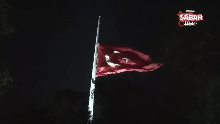 İsmail Haniye için Türk bayrakları yarıya indirildi | Video