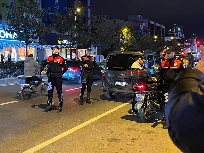 Denetimler sırasında açıklama yapan Yıldız