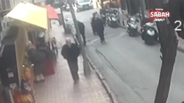 İstanbul’da yaşlı çifte kapkaç kamerada: Polis siyah bantlı plakadan çözdü | Video