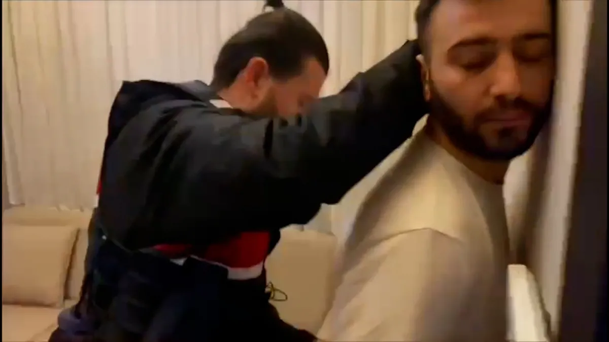 İstanbul’da siyah şapkalı hacker çetesi çökertildi! Facebook’tan 19 milyon 800 bin kişinin verilerini çalmışlar | Video videosunu izle İstanbul’da siyah şapkalı hacker çetesi çökertildi! Facebook’tan 19 milyon 800 bin kişinin verilerini çalmışlar | Video videosunu izle