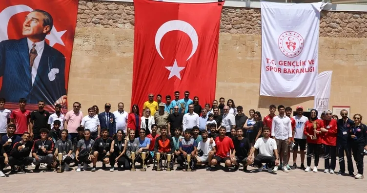 3. İshak Paşa Sarayı Dağ Koşusu yapıldı