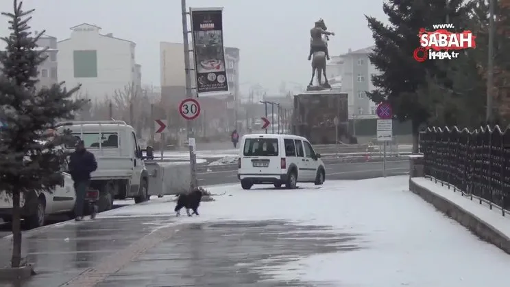 Kars'a mevsimin ilk karı yağdı | Video