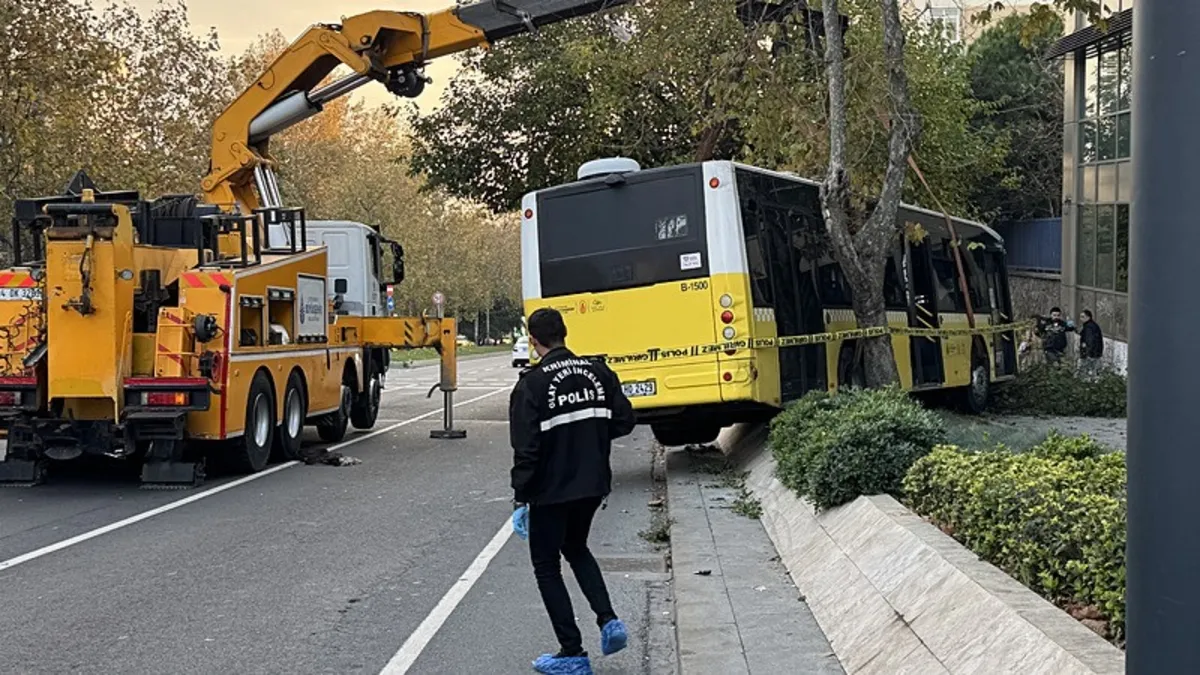 54 Yaşındaki İETT Şoförü Kalp Krizi Geçirerek Hayatını Kaybetti