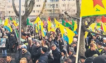 Terör destekçilerinin yuvası İsveç’te şaşırtmayan olay! Kapı kapı dolaşıp PKK adına haraç kesiyorlar