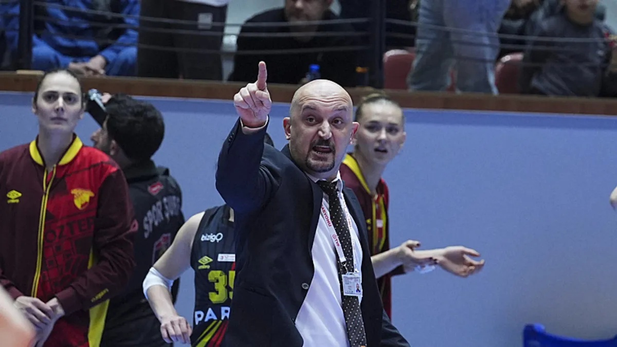 Göztepe’de başantrenör Ataman Güneyligil dönemi sona erdi Göztepe’de başantrenör Ataman Güneyligil dönemi sona erdi