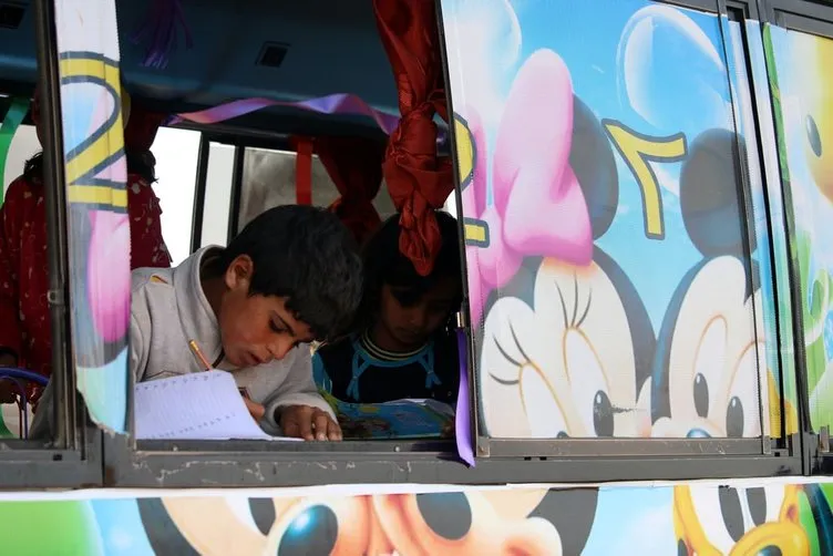 Suriye’de eğitim için yeni bir alternatif: Mobil okul