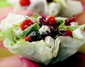 Güllaç Kasesinde Salata