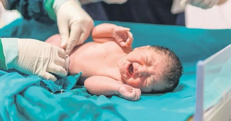 Annedeki folik asit eksikliği bebekte omurilik sorununa sebep olabilir