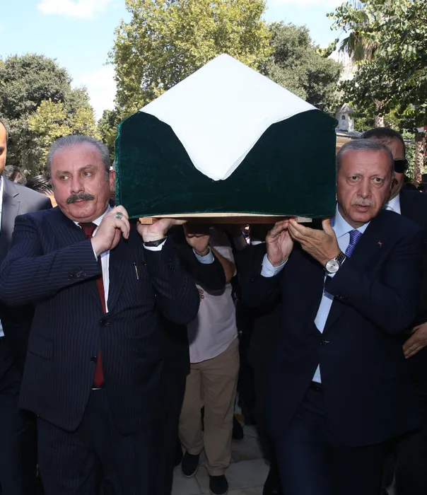 Şule Yüksel Şenler son yolculuğuna uğurlandı