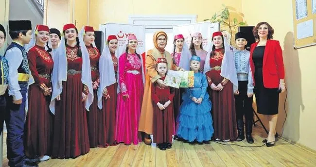 Kırım Ailesi Okulu’nu ziyaret etti