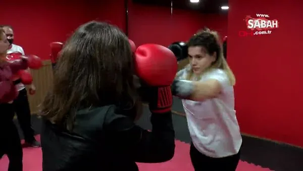 Kocaeli'de dünya karate şampiyonu, kadınlara savunma sporları dersi veriyor | Video