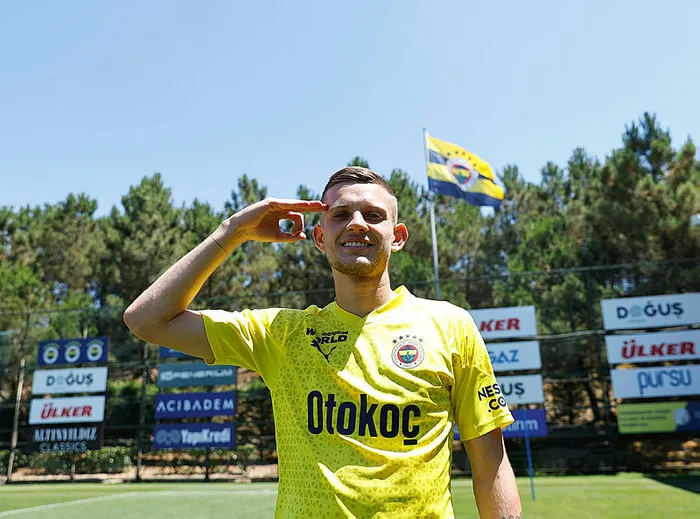sebastian-szymanskiden-fenerbahce-ve-lionel-messi-sozleri-1689758128970.jpg
