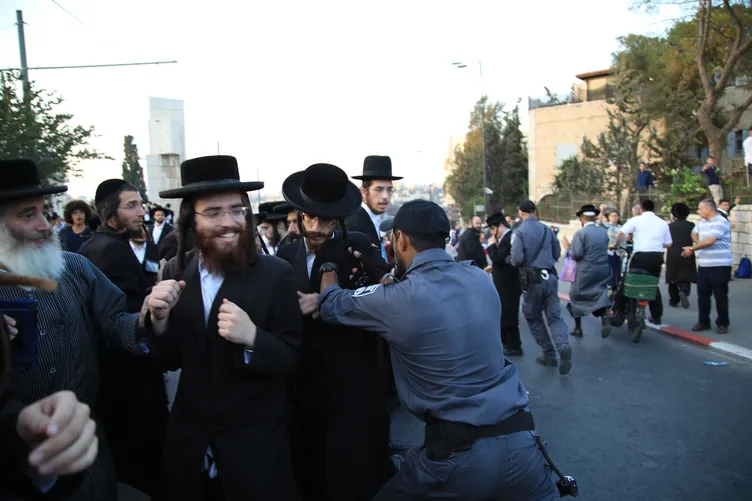 İsrail'de Yahudiler'den askerlik karşıtı gösteri