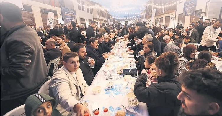 Büyük aile sofrası Hatay’da kuruldu