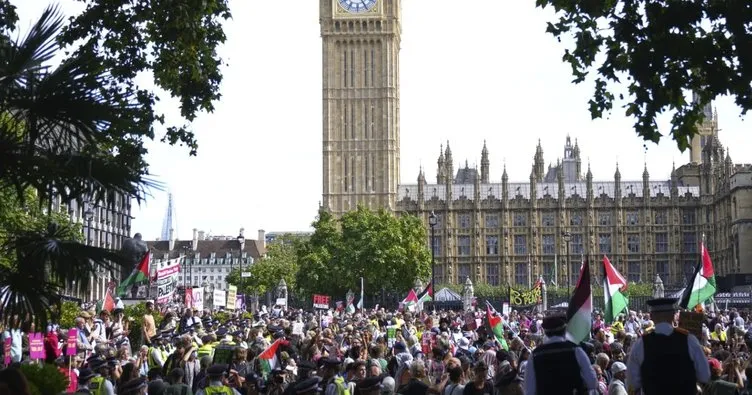 Londra’da Gazze’ye destek protestosu: Çok sayıda kişi gözaltına alındı
