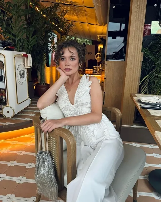 Kan Çiçekleri’nin masum kızıydı! Oyuncu Yağmur Yüksel’in asıl mesleğini duyanlar şoke oldu!