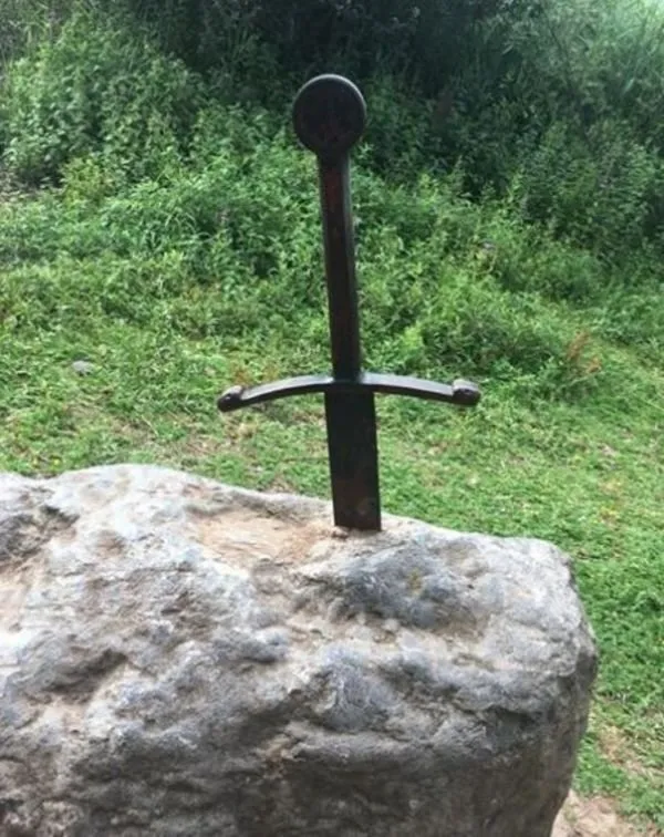 Excalibur Kilici Yok Oldu Sayfa 4 Dunya Haberleri