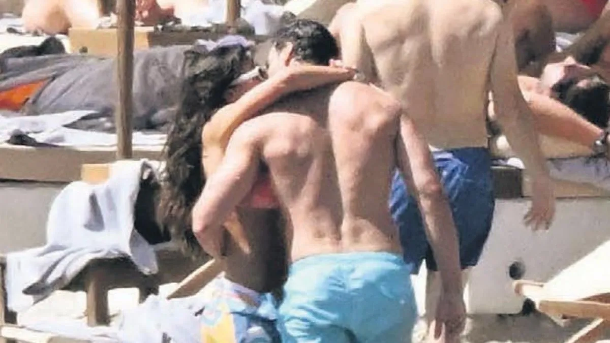 Öpmeye doyamadı Öpmeye doyamadı