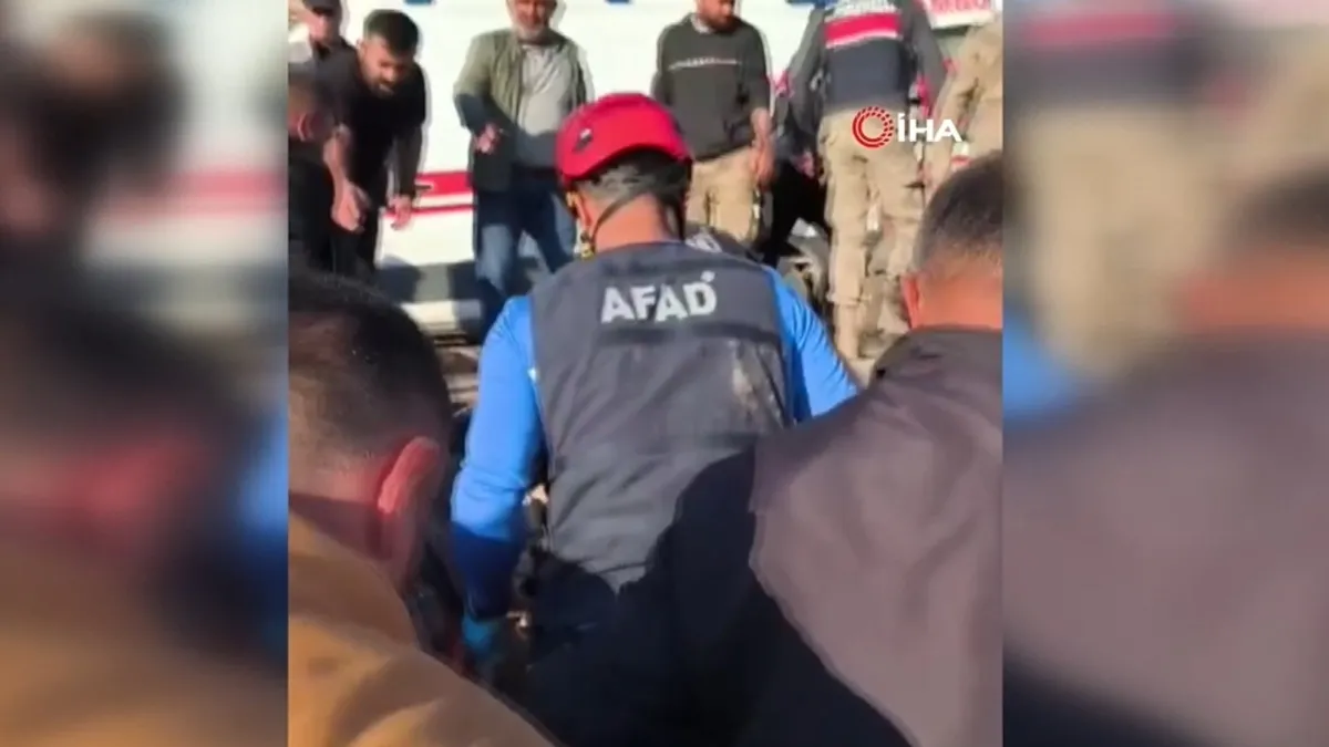 Siirt’te traktör devrildi: 2 ölü, 1 yaralı