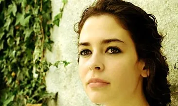 Özlem Düvencioğlu kimdir?