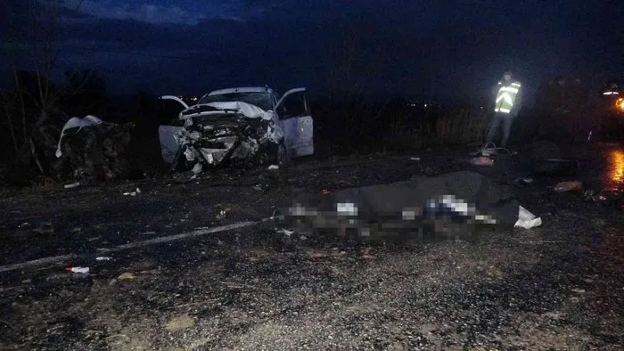 Uşak’ta feci kaza: Araç ikiye bölündü, yola savrulan sürücü hayatını kaybetti