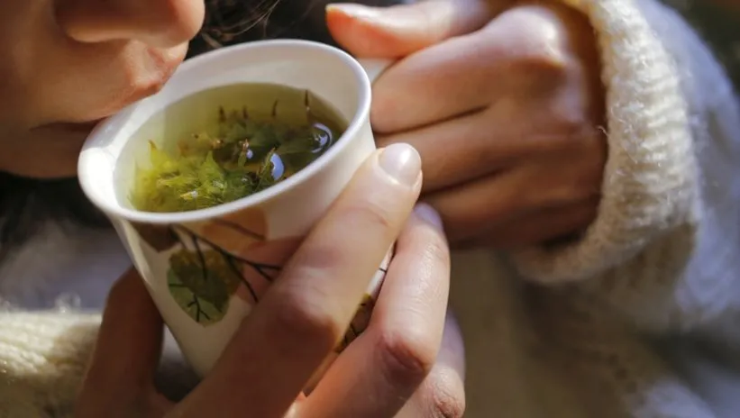 Bu çayı içen kış aylarını hasta olmadan geçiriyor! İbrahim Saraçoğlu’ndan hastalıklara kalkan çay tarifi
