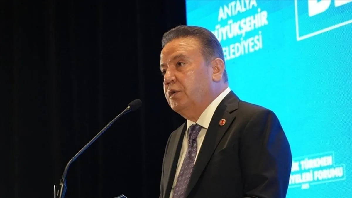 Antalya’da rüşvet çarkı: Milyonlarca lira siyah poşetlerle taşındı! Lüks araçlar taşınmazlar bürokratlara emanet edildi