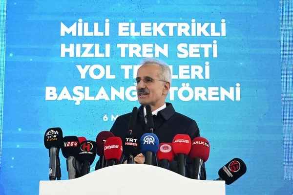 bakan-uraloglu-acikladi-milli-elektrikli-hizli-tren-saatte-225-kilometre-hiza-cikti-1777025659217.jpeg