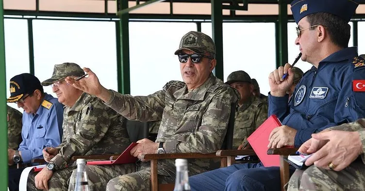 Orgeneral Akar İzmir’de