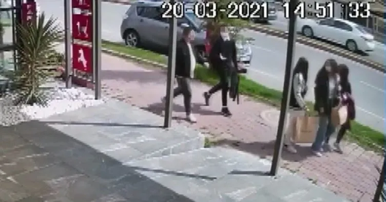 Son dakika: Küçük kızları taciz eden şahsa esnaf müdahalesi! Polislere küfredip tehditler savurdu