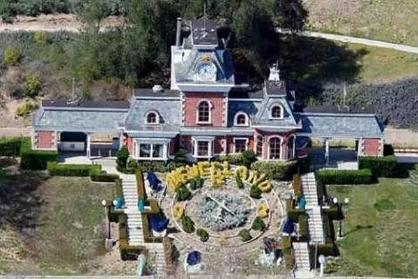 Neverland'den hiç görülmemiş kareler