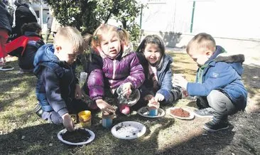 Ağaç sevgisi çim adamlarla aşılandı