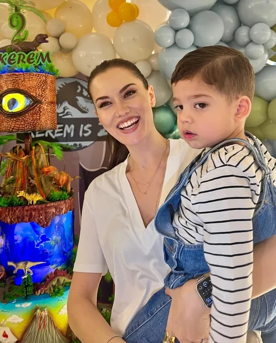 Fahriye Evcen oğlu Kerem’in 2. yaş gününü böyle kutladı! Yüzlerce yorum yağdı: Bu nasıl güzel bir...