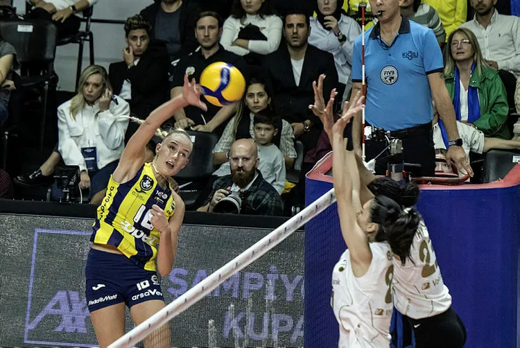 voleybol-kadinlar-sampiyonlar-kupasinda-sampiyon-vakifbank-1697050738519.jpg