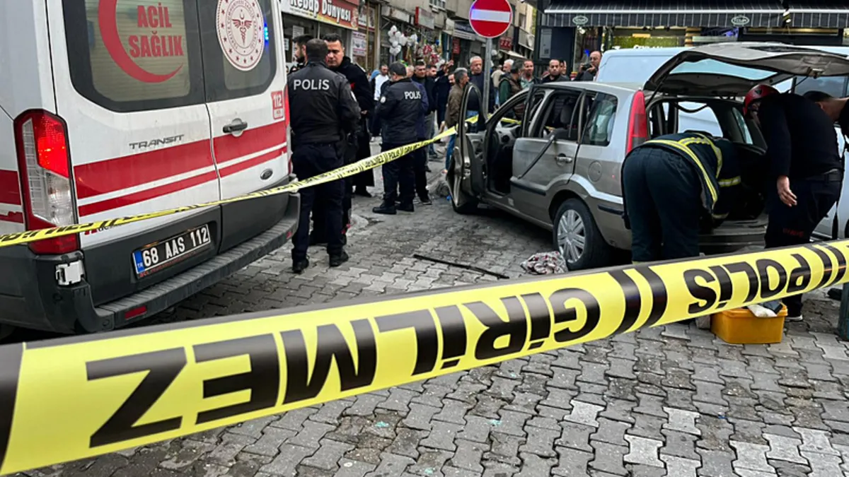 Araçtaki piknik tüpü bomba gibi patladı: 1 yaralı! Araçtaki piknik tüpü bomba gibi patladı: 1 yaralı!