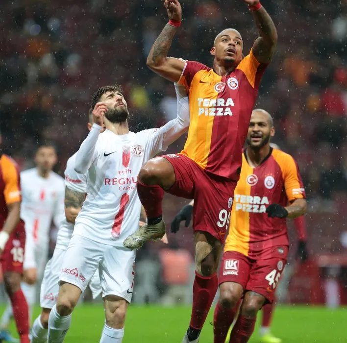 Galatasaray'da Taylan Antalyalı sosyal medyayı salladı ...