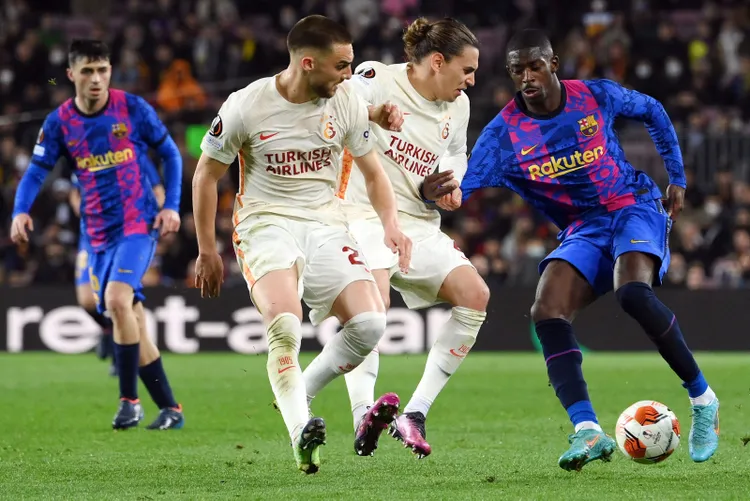 son-dakika-barcelona-galatasaray-maci-sonrasi-gonderme-camp-nouda-tarih-yazdilar-1646981769109.jpg