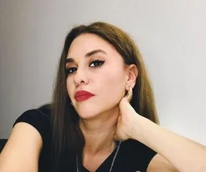 Kırmızı Oda'nın Meliha'sı idi Akrep dizisinin Ferda'sı oldu! Oyuncu Evrim Alasya sosyal medyadanın markajında! İşte Akrep dizisi ile geri dönen Evrim Alasya'nın Instagram halleri...