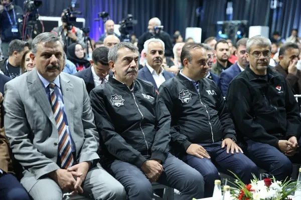 sanayi-ve-teknoloji-bakani-mehmet-fatih-kacir-turkiye-uydu-alaninda-onemli-basarilara-imza-atti-1756498273122.jpg
