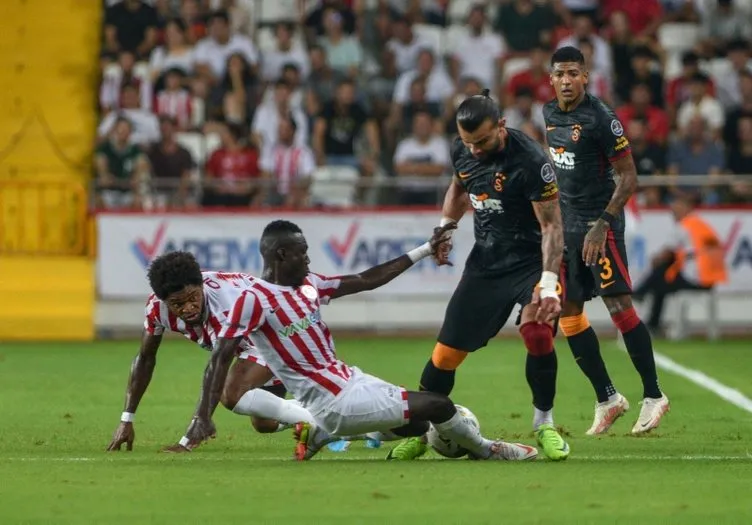 Son dakika Galatasaray haberleri: Galatasaray’da sezonun ilk maçına Fernando Muslera damga vurdu! Okan Buruk çılgına döndü…