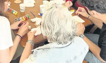 Huzurevinde rengârenk bir buluşma