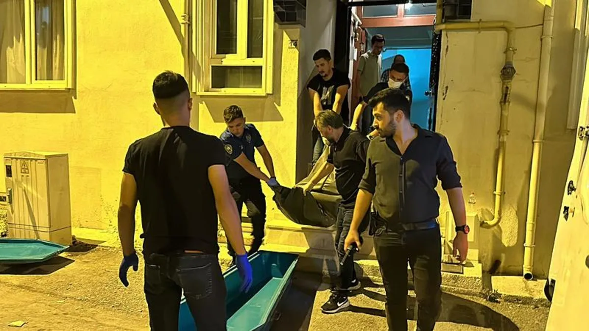 Kütahya’da aile faciası: Annesini pompalı tüfekle vuran üvey babasını öldürdü Kütahya’da aile faciası: Annesini pompalı tüfekle vuran üvey babasını öldürdü