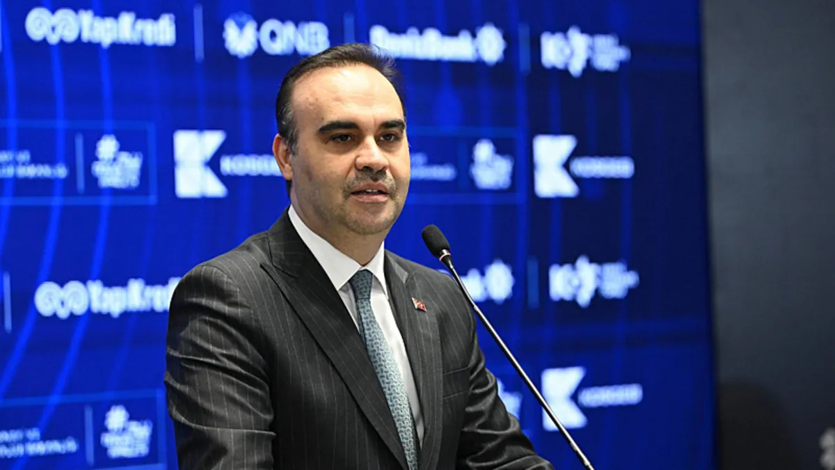 Bakan Kacır: “Türkiye, istikrar ve güven adresi olarak fırtınalara göğüs geriyor” Bakan Kacır: “Türkiye, istikrar ve güven adresi olarak fırtınalara göğüs geriyor”