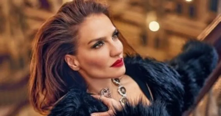 Güzel sunucu Ebru Akel gönlünü programına davet ettiği doktora kaptırdı! Ebru Akel ile sevgilisi ilk kez el ele yakalandı!